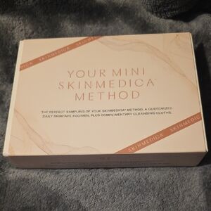 SkinMedica Skincare Set in Cream and Pink